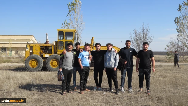 گزارش تصویری از عملیات محوطه سازی و تسطیح زمین والیبال آموزشکده فنی و حرفه ای پسران اردبیل 9