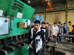 در قالب طرح راهیان پیشرفت؛
دانشجویان رشته کاردانی عمران از شرکت آسمان سوله بازدید کردند 2
