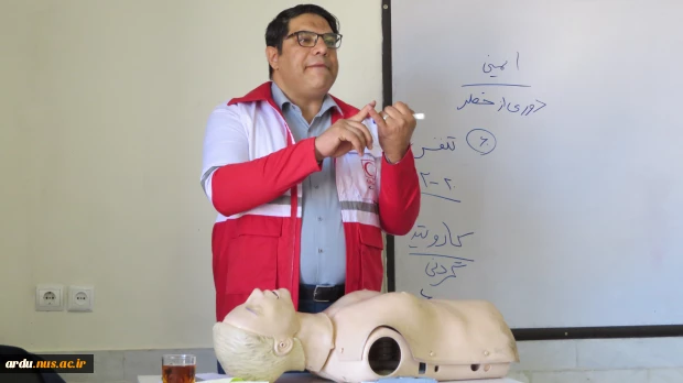 برگزاری دوره آموزشی «کمک‌های اولیه پایه» ویژه کارکنان در دانشگاه ملی مهارت استان اردبیل 9
