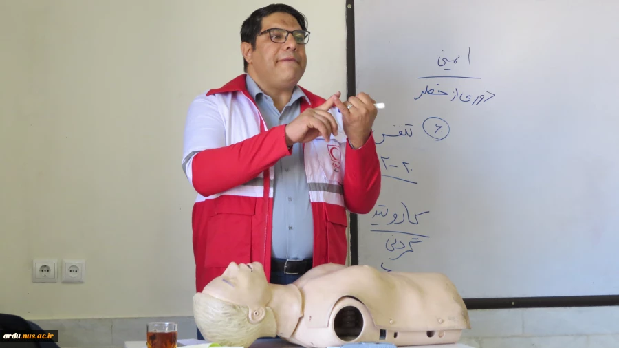 برگزاری دوره آموزشی «کمک‌های اولیه پایه» ویژه کارکنان در دانشگاه ملی مهارت استان اردبیل 9