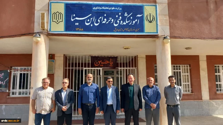 معاون اداری، مالی و مدیریت منابع دانشگاه در بازدید از کارگاه خیرساز آموزشکده پسران خلخال؛

سهم ۵۰ درصدی دولت در تأمین منابع مورد نیاز برای عملیاتی‌سازی فاز بعدی کارگاه را پیگیری خواهیم کرد 2