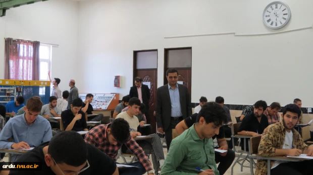 بازید دکتر نصیریان رئیس واحد استانی اردبیل از روند برگزاری آزمون های پایان ترم (۰۳۲) مراکز پسران و دختران اردبیل 2