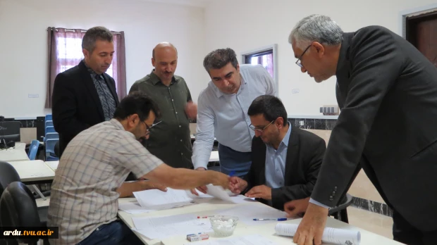 بازید دکتر نصیریان رئیس واحد استانی اردبیل از روند برگزاری آزمون های پایان ترم (۰۳۲) مراکز پسران و دختران اردبیل 2