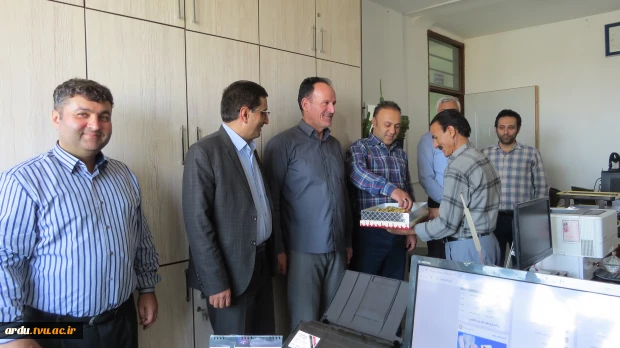 بازدید و تبریک رئیس دانشگاه ملی مهارت واحد استانی اردبیل به مناسبت روز کارمند 7