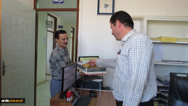 بازدید و تبریک رئیس دانشگاه ملی مهارت واحد استانی اردبیل به مناسبت روز کارمند 11