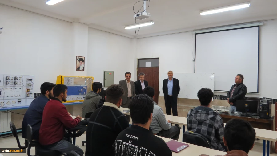 بازدید رئیس دانشگاه ملی مهارت واحد استانی اردبیل از برگزاری کلاس های درس 2